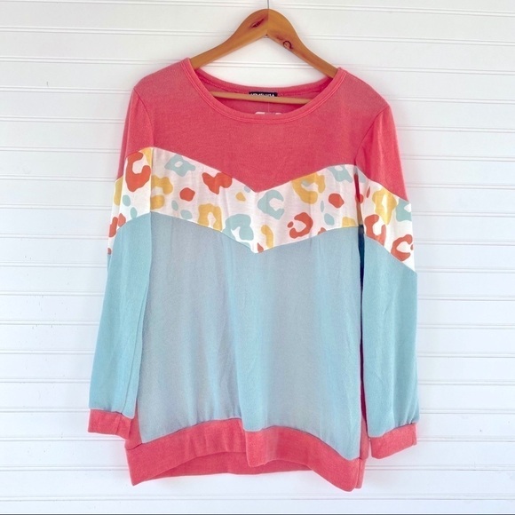 Heimish USA Sweaters - Animal print Pullover sweater Size Large NEW